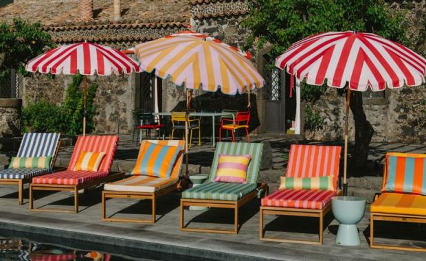 Expert Guide to 2025 Outdoor Furniture Trends